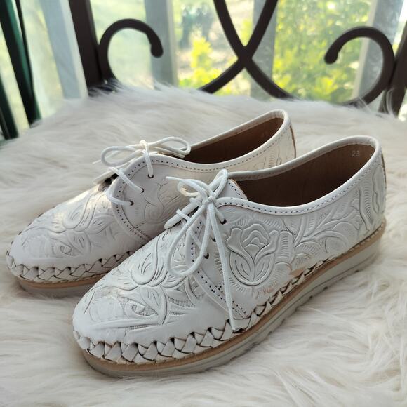 5158) Guaraxez White Tijuana Loafers Women Sizes Mex 23/ US 6 - Picture 2 of 11